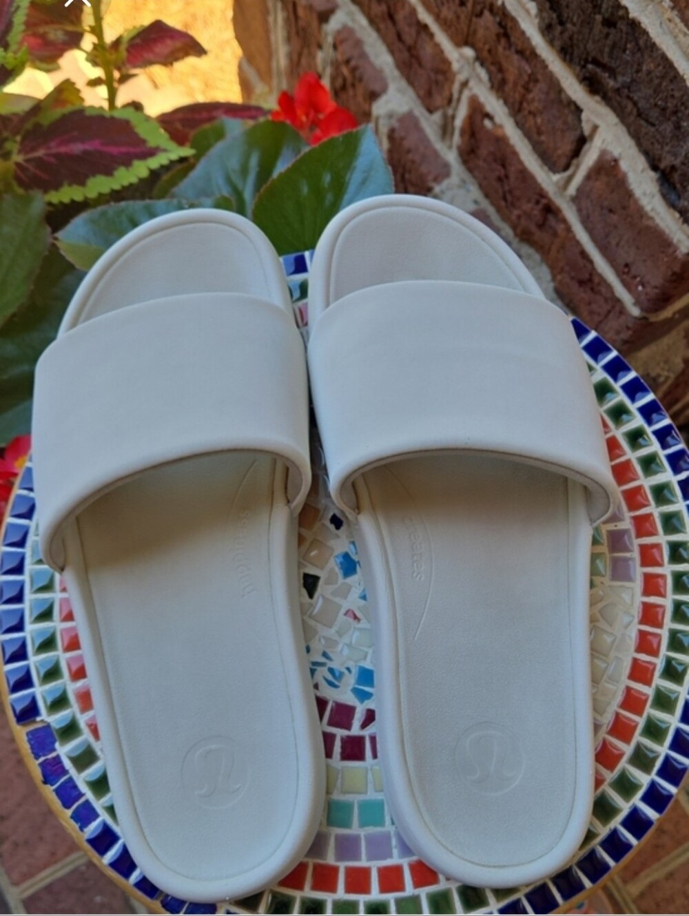 LuLuLemon Women's Restfeel Slide - Picture 2 of 9